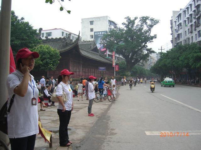 文明劝导岗，亮丽风景线.jpg